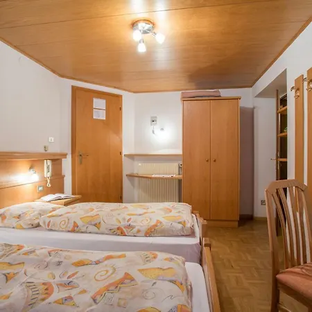 Specker Hotel *